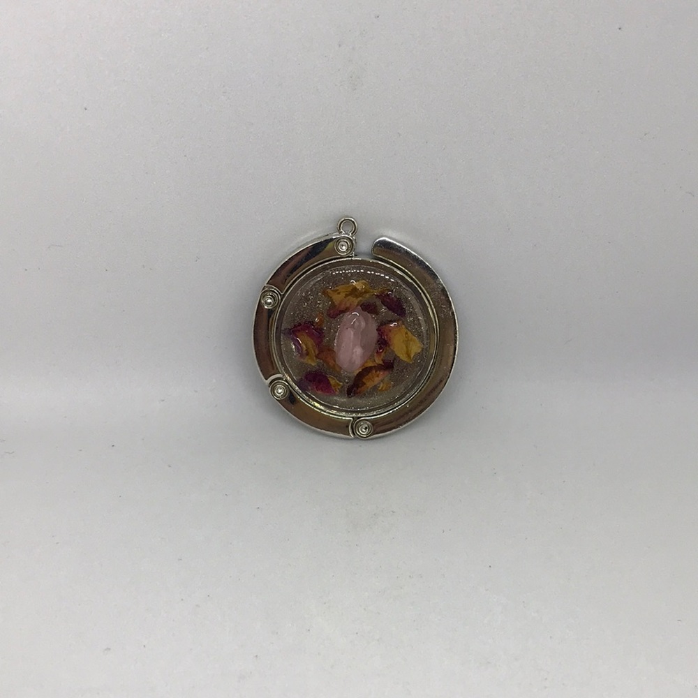 Organic Roses Rose Quartz Purse Holder - Picture 2 of 5